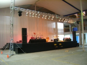 nuestros equipamientos entre otros